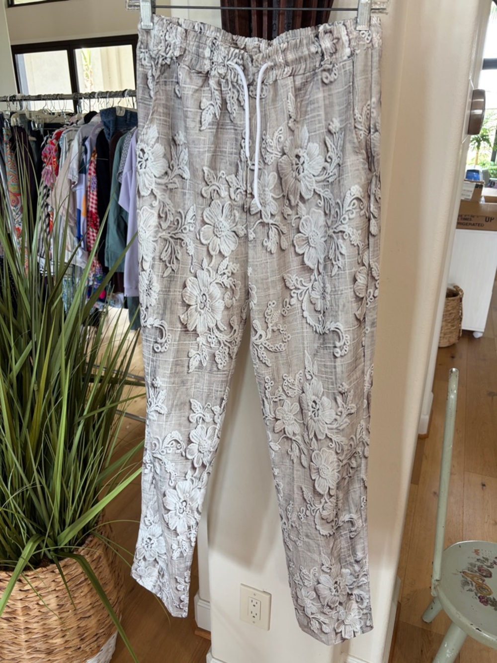 Women's Gray Lace-Appliqué Jogger Pants